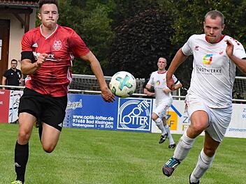 Im Ligaspiel gegen Hausen erzielte Nicklas Kubyschta (links) zwei Treffer. Torhungrig wollen die Bockleter in der Relegation sein.  Foto: Hopf