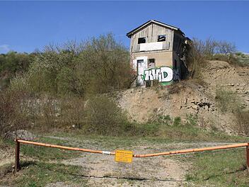 Die Arbeiten im Steinbruch an der A3 dürfen fortgesetzt werden.  Foto: G. Bauer