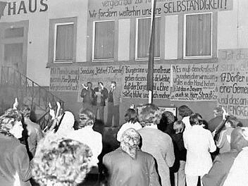 Eine der vielen Mahnwachen am Jahrestag des Polizeiüberfalls
