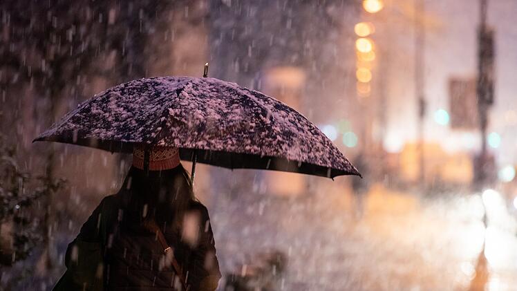 Schnee und Regen im Wechsel zum Wochenstart in Franken