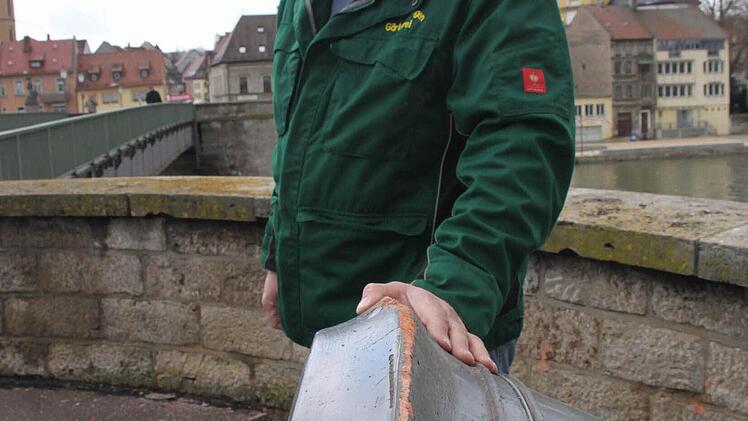 Warum hat dieser Schaden sein müssen? Stadtgärtner Johannes Lindner findet darauf keine Antwort. "So was Sinnloses."