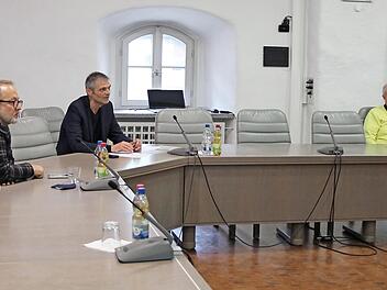 Haben klare Forderungen, von links, Christian Pöllmann, Michael Thiem und Bürgermeister Gerald Brehm. Foto: Niklas Schmitt