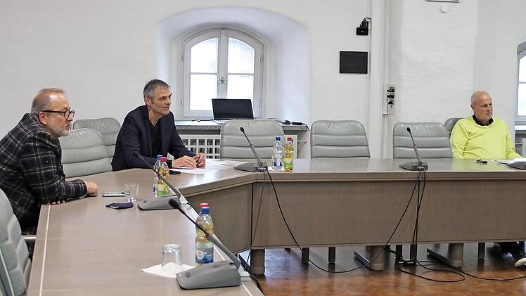 Haben klare Forderungen, von links, Christian Pöllmann, Michael Thiem und Bürgermeister Gerald Brehm. Foto: Niklas Schmitt