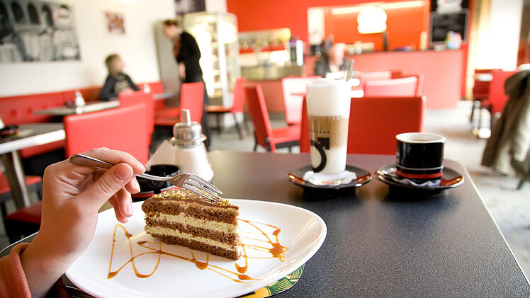 Café - Kaffee und Kuchen
