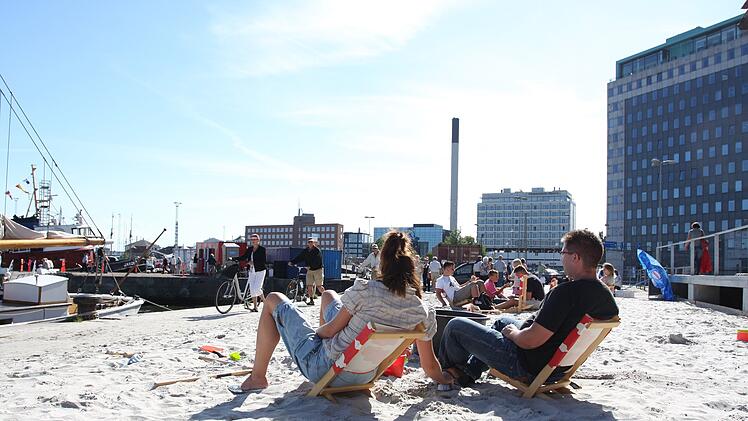 Entspanne an den diversen Stränden – egal ob in der Stadt oder in der Natur.