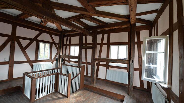 Das Fachwerkzimmer oben ist früher nicht bewohnt gewesen. Es diente als Wäscheplatz und als Domizil zahlloser Mücken. Foto: Ronald Rinklef