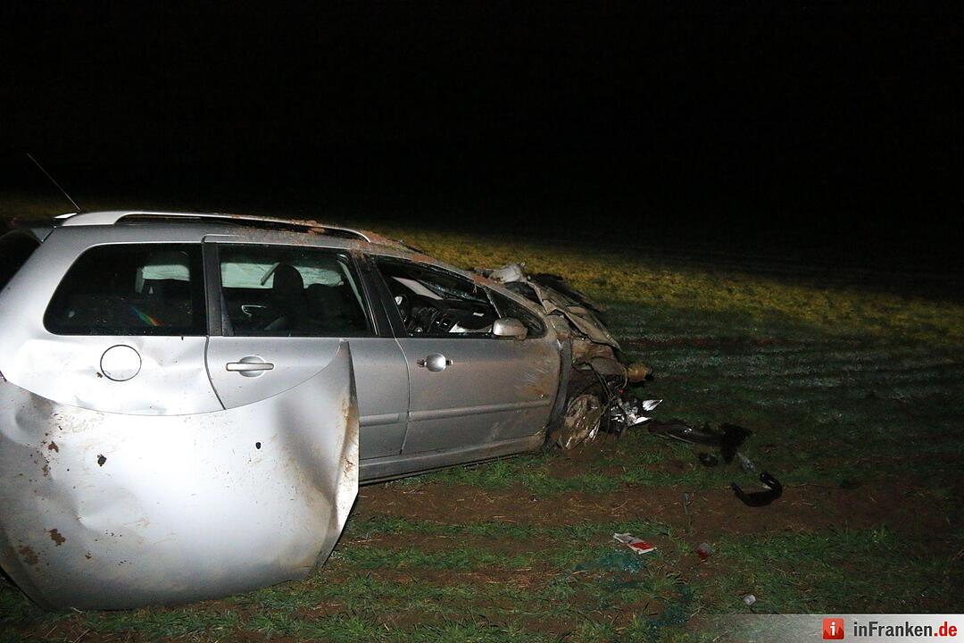 Auto überschlägt sich bei Frensdorf