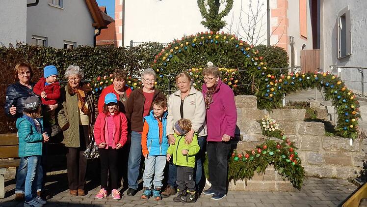 Der Osterbrunnen in Affalterthal Foto: Reinhard Löwisch