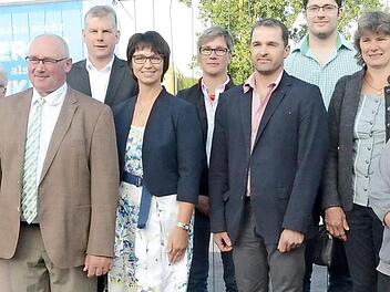 Herzlicher Empfang für MdEP Ulrike Müller (6.von links) beim Bauerntag in Burggrub durch den Vorstand des BBV-Kreisverbands Kronach und Bürgermeister Rainer Detsch (links). Mit im Bild BBV-Kreisobmann und stellvertretender Bezirkspräsident des BBV Oberfranken, Erwin Schwarz (4.v.l.), und Kreisbäuerin Rosa Zehnter (5.von rechts) Foto: Karl-Heinz Hofmann