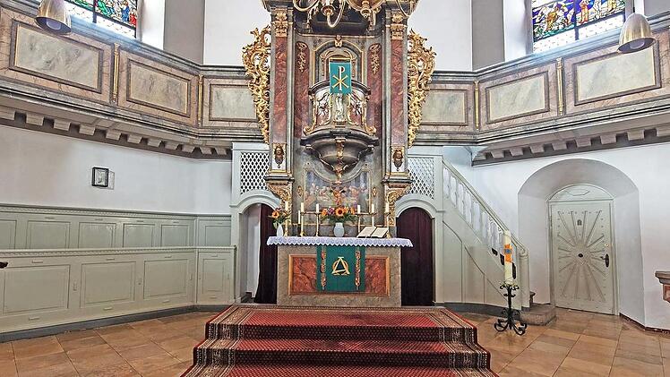Auch der Altarraum der Johanneskirche soll einer umfangreichen Renovierung unterzogen werden. Nicht alles findet jedoch die Zustimmung der Kirchengemeinde. Foto: KlausGgagel