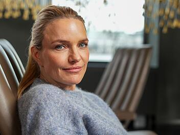 "Was verdient Deutschland?": Sarah Tacke hakt für die Doku "Die Wahrheit über Arbeit und Geld" bei Menschen aller Gehaltsklassen nach.