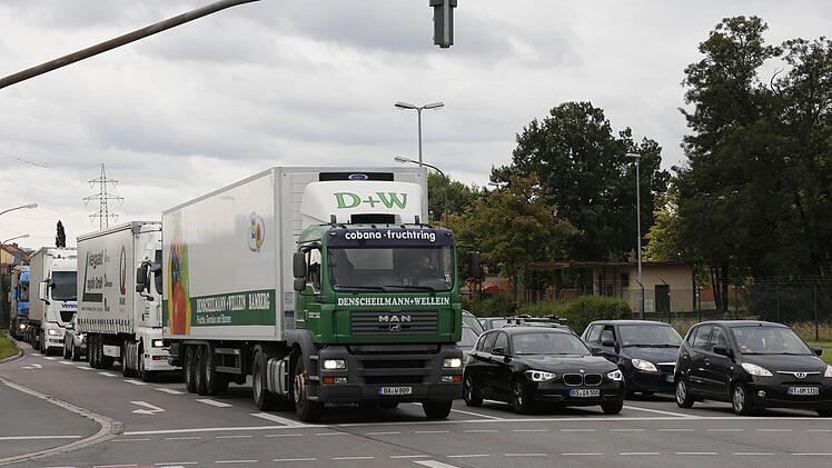 Das Verkehrsnetz in Bamberg war aufgrund des enormen Rückstaus den gesamten Tag über immer wieder überlastet. Foto: Matthias Hoch