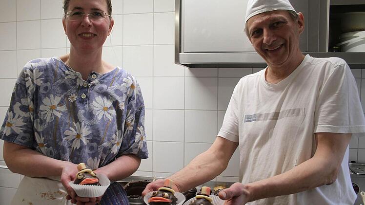 In der Bäckerei Groß werden zur Faschingszeit traditionelle Mohrenköpfe gebacken.  Foto: Sonja Adam