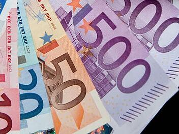 Die Ergebnisse einer repräsentativen Umfrage zeigen: die Deutschen sind spendabel und fleißig. Symbolfoto: Robert Schlesinger/dpa