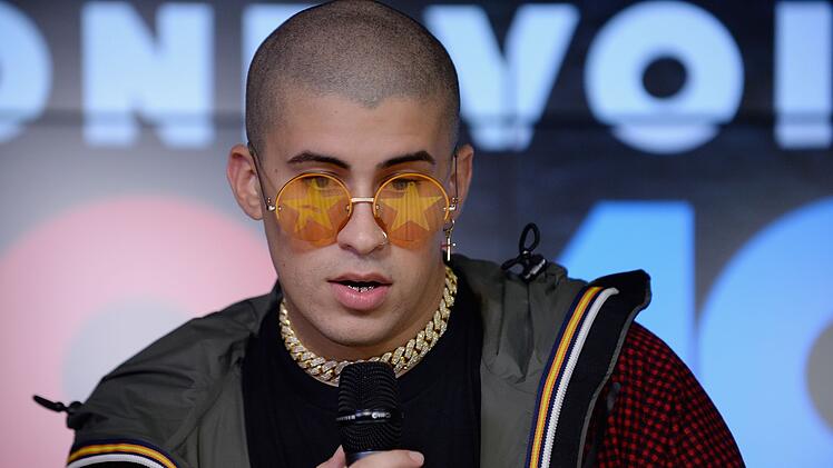 Fr&uuml;her trug Bad Bunny, oder wie er b&uuml;rgerlich hei&szlig;t Benito Antonio Mart&iacute;nez Ocasio, seine Haare oft als Buzz-Cut.