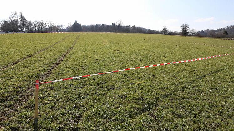 In dieses Gelände unterhalb der Altenburg wird der Hochbehälter gebaut.
