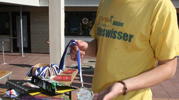 Niklas Brönneke (17) ist Hauptorganisator: Er hat sich auch um Preise und Medaillen gekümmert.