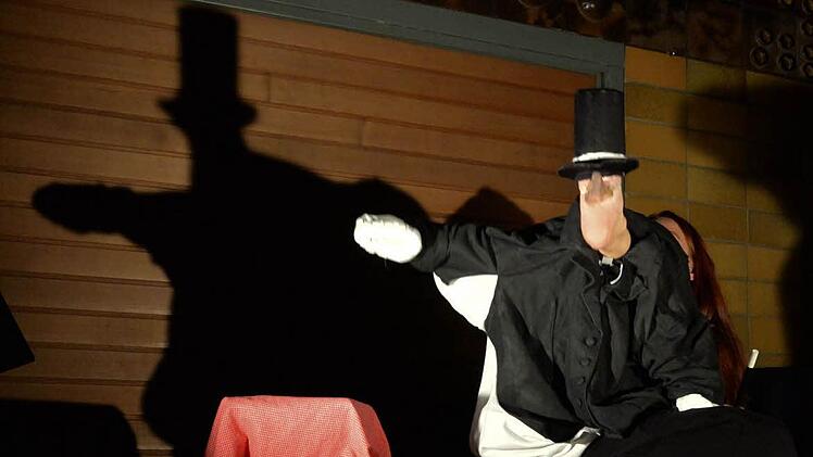 Bei Klinges "kleinem Zauberer" ist der Kopf ein Fuß. Foto: Ronald Rinklef