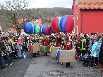Auf Abwegen: Die "Wilde 14" als Ballonfahrer.  Fotos: Winfried Ehling