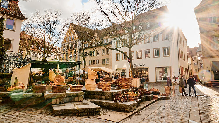 Bamberg: Traditioneller Mittefastenmarkt lockt in die Innenstadt - vielfältiges Angebot
