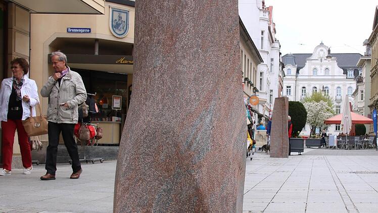 Defekte Brunnenstele in der Ludwigstraße. Foto: Ralf Ruppert