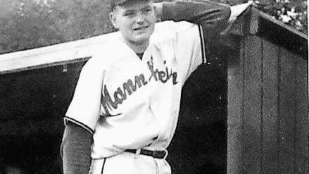 Richard Kermas im Baseball-Dress in den 1950ern...
