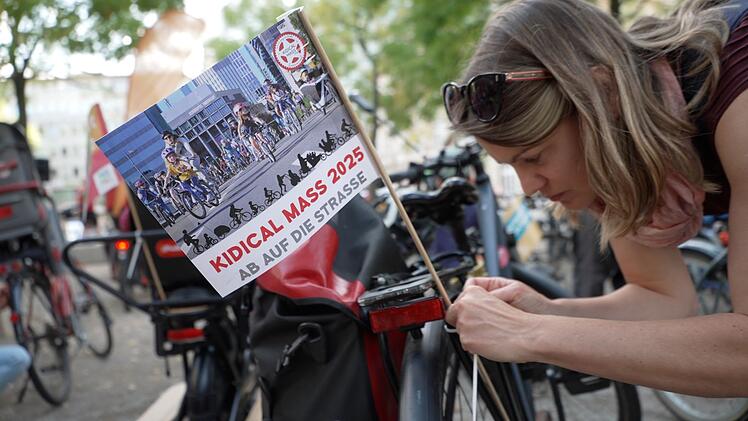 Katrin engagiert sich neben ihrer Arbeit als Projektmanagerin für bessere Radwege für Kinder. Das Thema liegt ihr persönlich am Herzen.